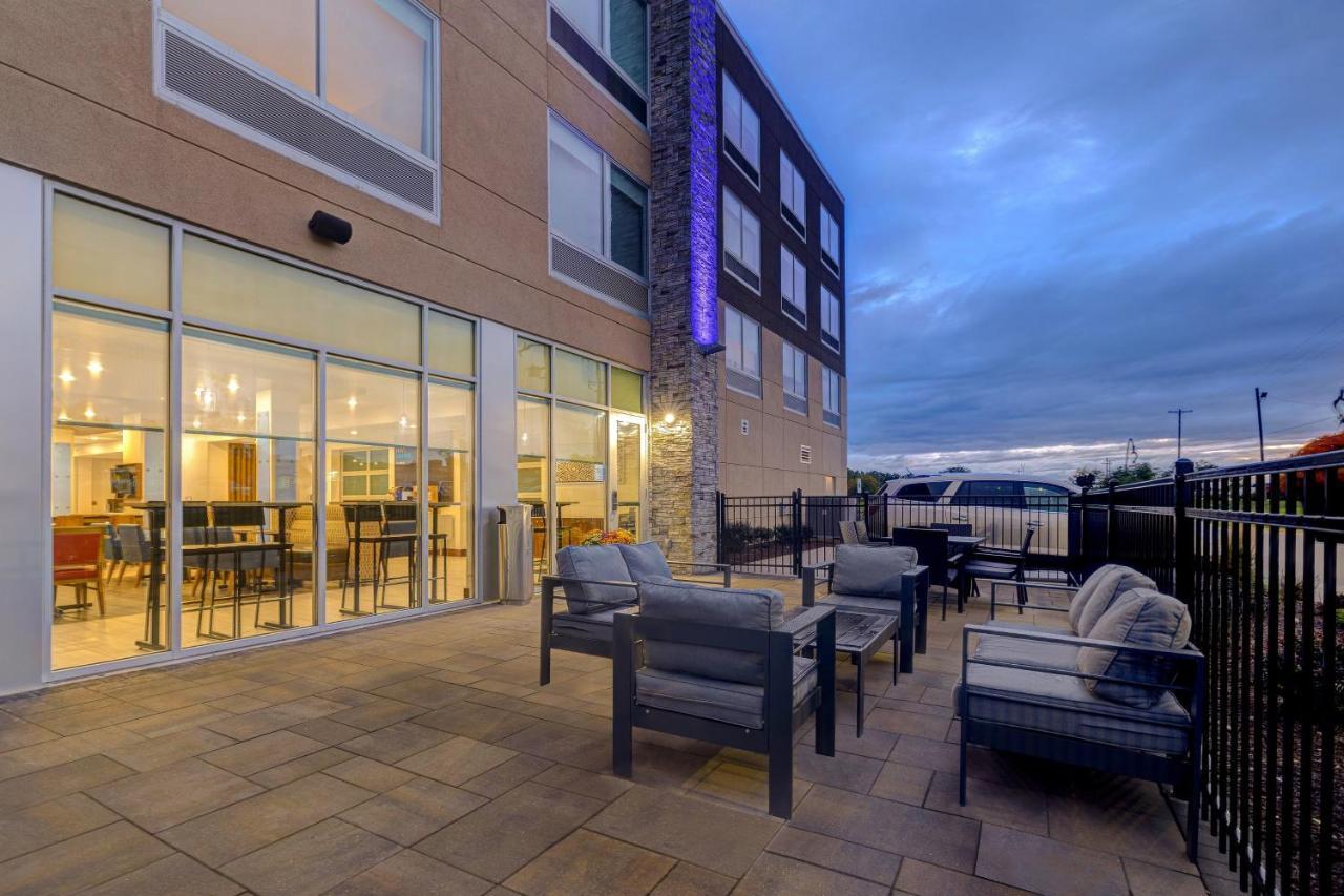 Holiday Inn Express & Suites - Grand Rapids South - Wyoming By Ihg Kültér fotó